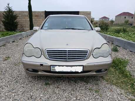 Mercedes C 240
