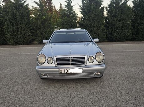 Mercedes E 240