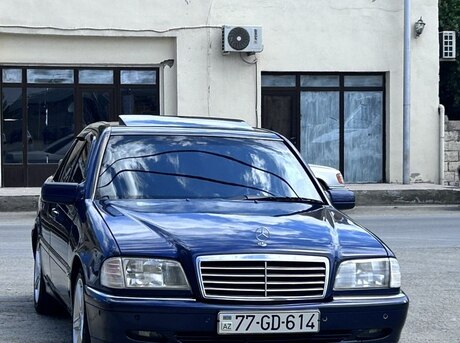 Mercedes C 200