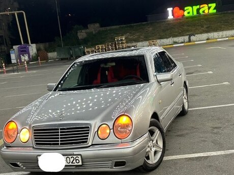 Mercedes E 230