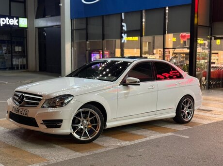 Mercedes C 200