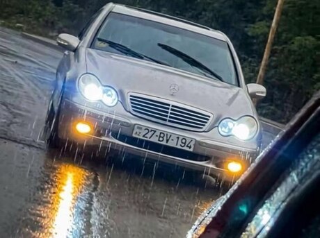 Mercedes C 240