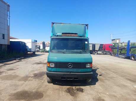 Mercedes 609 D