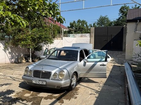 Mercedes E 290