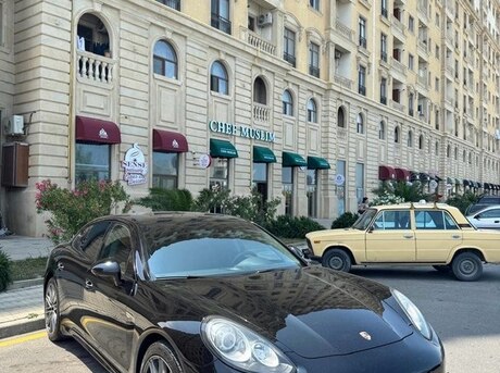 Porsche Panamera 4S