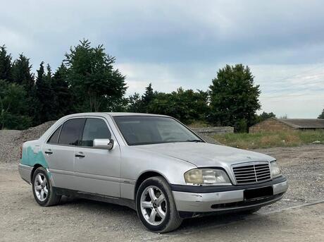 Mercedes C 180