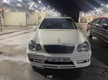 Mercedes C 200