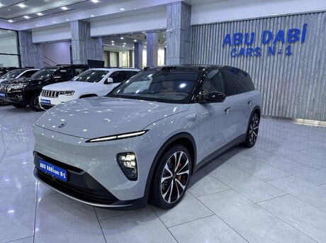 Nio ES8