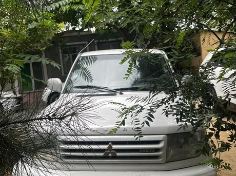 Mitsubishi Pajero io