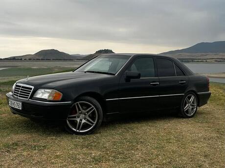 Mercedes C 230
