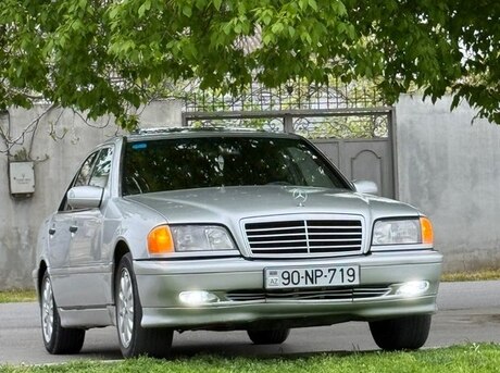 Mercedes C 230