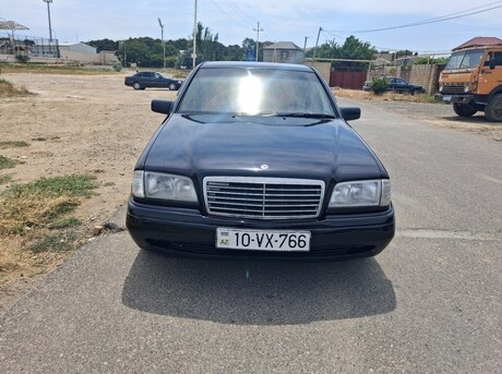 Mercedes C 180