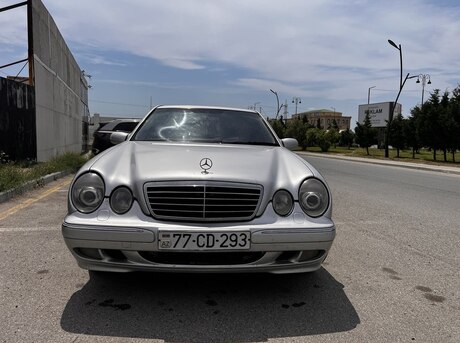 Mercedes E 240
