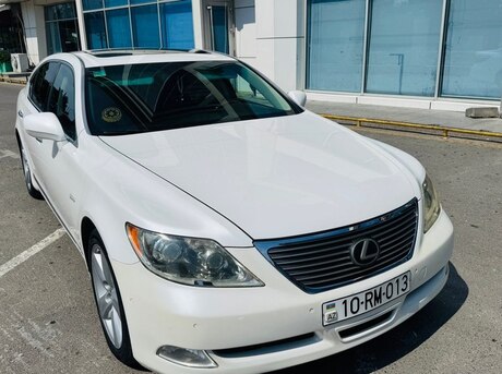 Lexus LS 460L