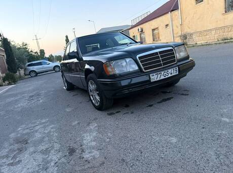Mercedes E 200