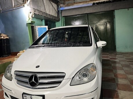 Mercedes B 200