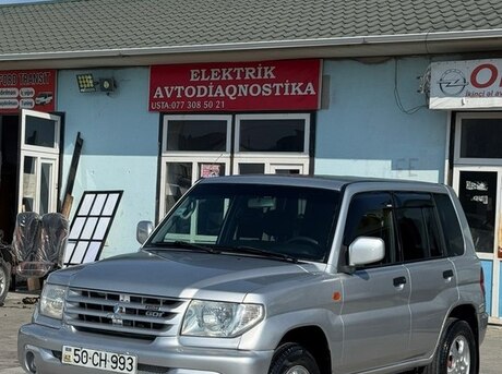 Mitsubishi Pajero io