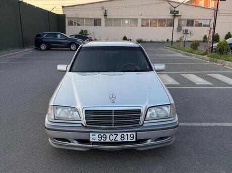 Mercedes C 200