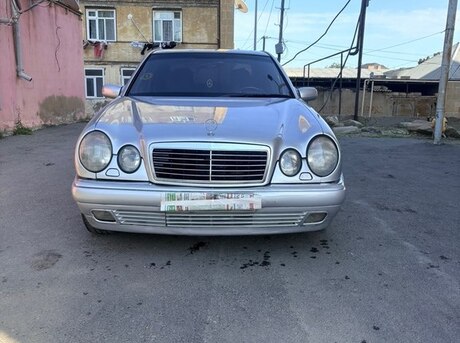 Mercedes E 230