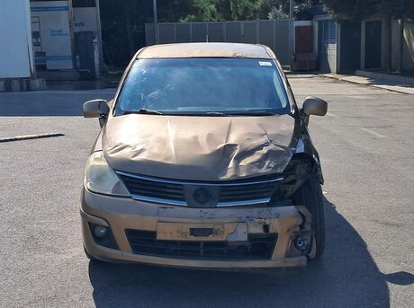 Nissan Tiida