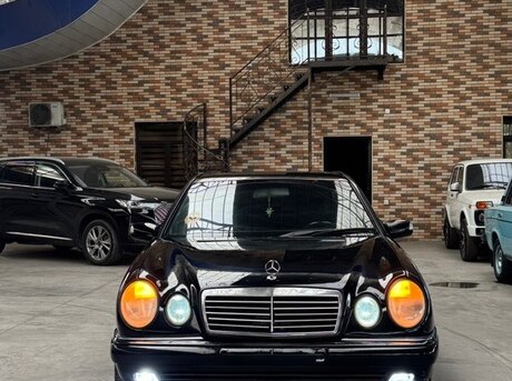 Mercedes E 240