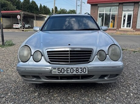 Mercedes E 200