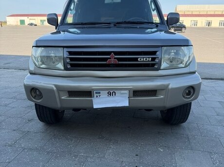 Mitsubishi Pajero io