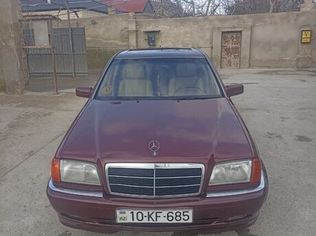 Mercedes C 200