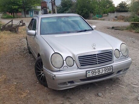 Mercedes E 230