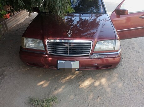 Mercedes C 180