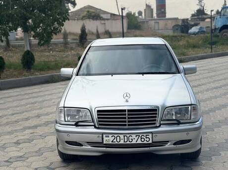 Mercedes C 180