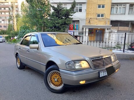 Mercedes C 220