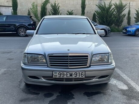 Mercedes C 180