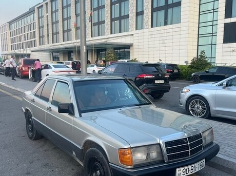 Mercedes 190