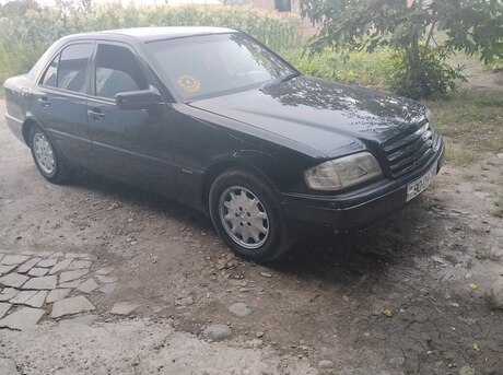 Mercedes C 180