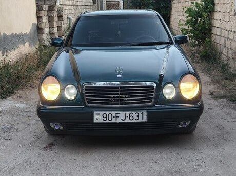 Mercedes E 200