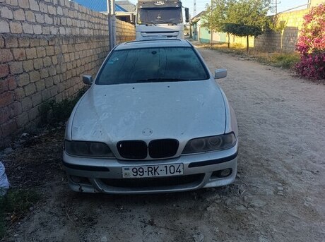 BMW 528