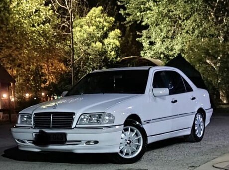 Mercedes C 230