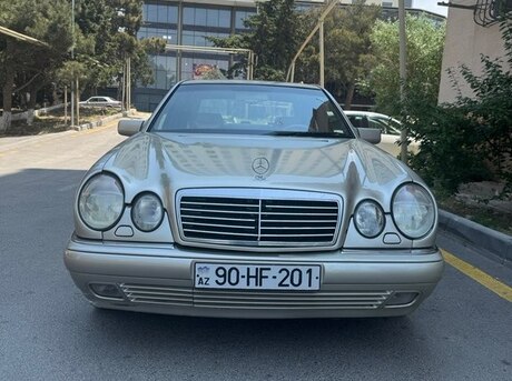 Mercedes E 230