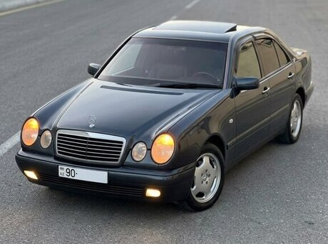 Mercedes E 230