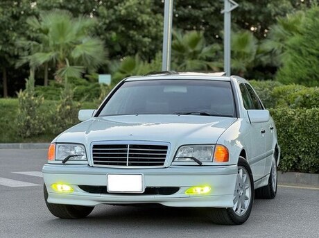 Mercedes C 230