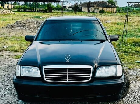 Mercedes C 180