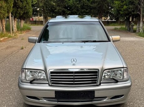 Mercedes C 180