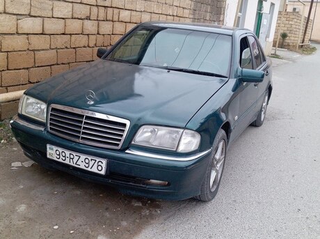 Mercedes C 200