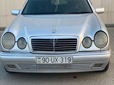 Mercedes E 240