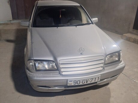 Mercedes C 180