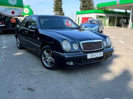 Mercedes E 240