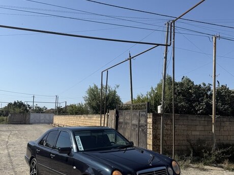 Mercedes E 240