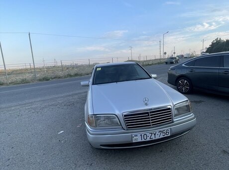 Mercedes C 180