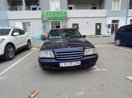 Mercedes E 200